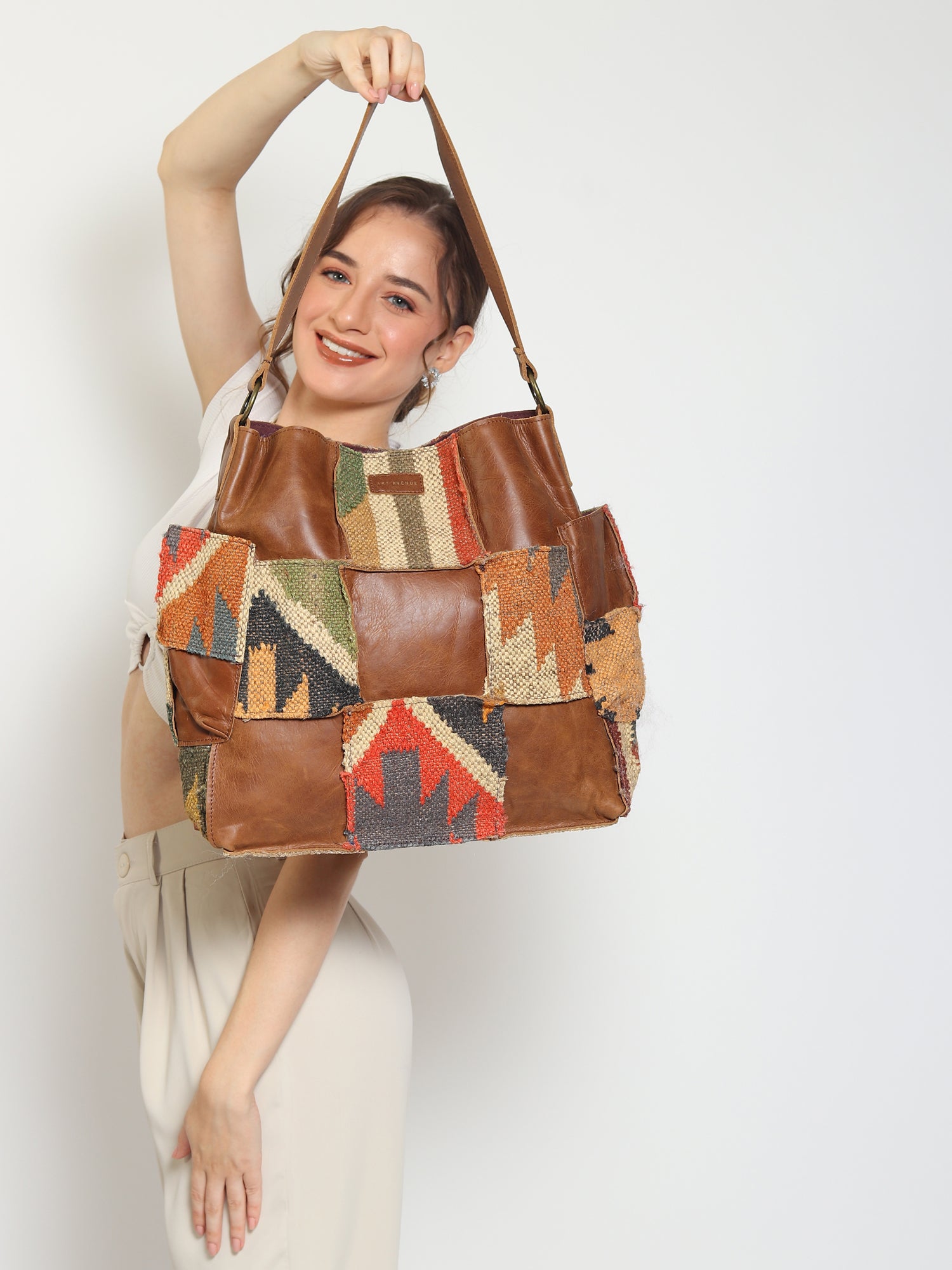 BEHOOVE - KILIM & LEATHER PATCHWORK HAND BAG