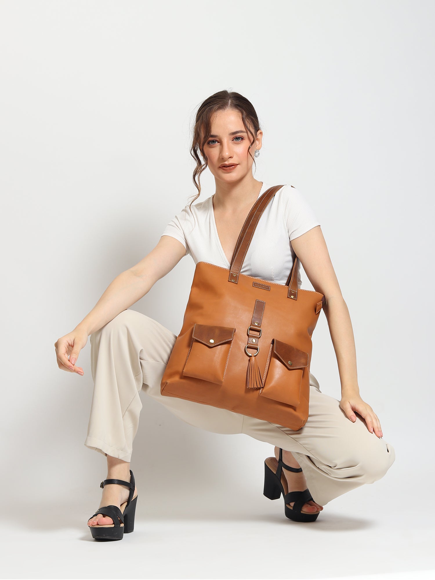 BRAWNY - LEATHER TOTE BAG