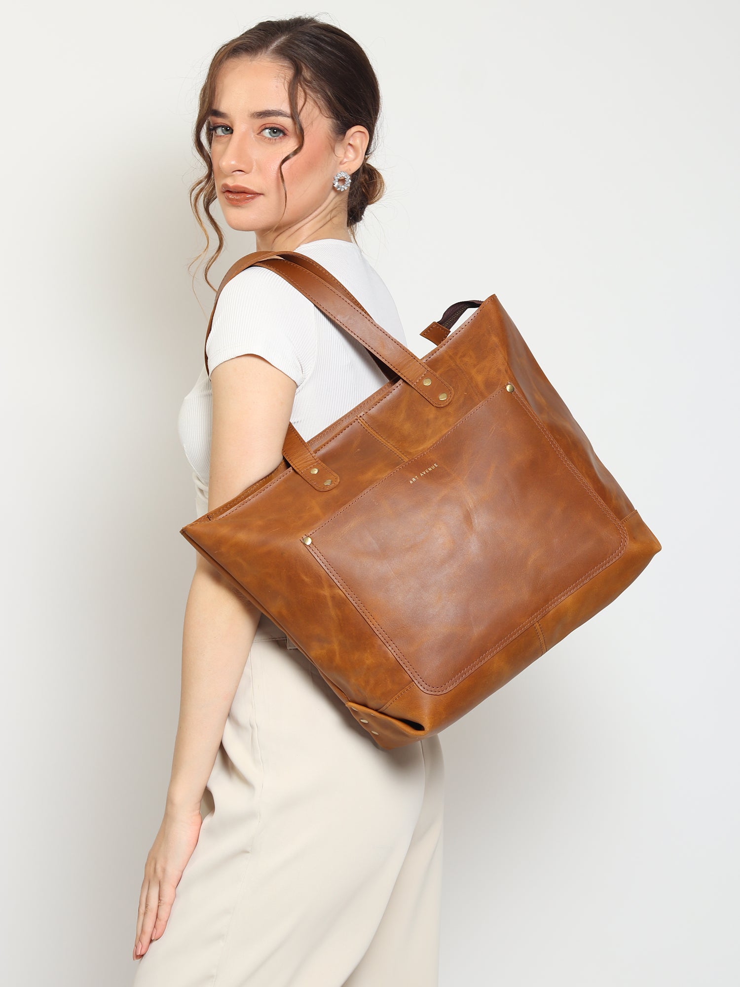 KIER  - LEATHER HAND BAG