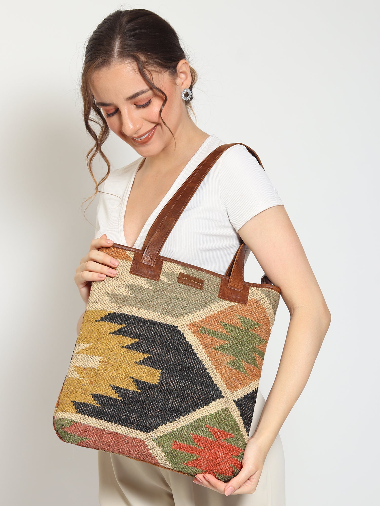 CAMELIA  - KILIM & LEATHER BAG