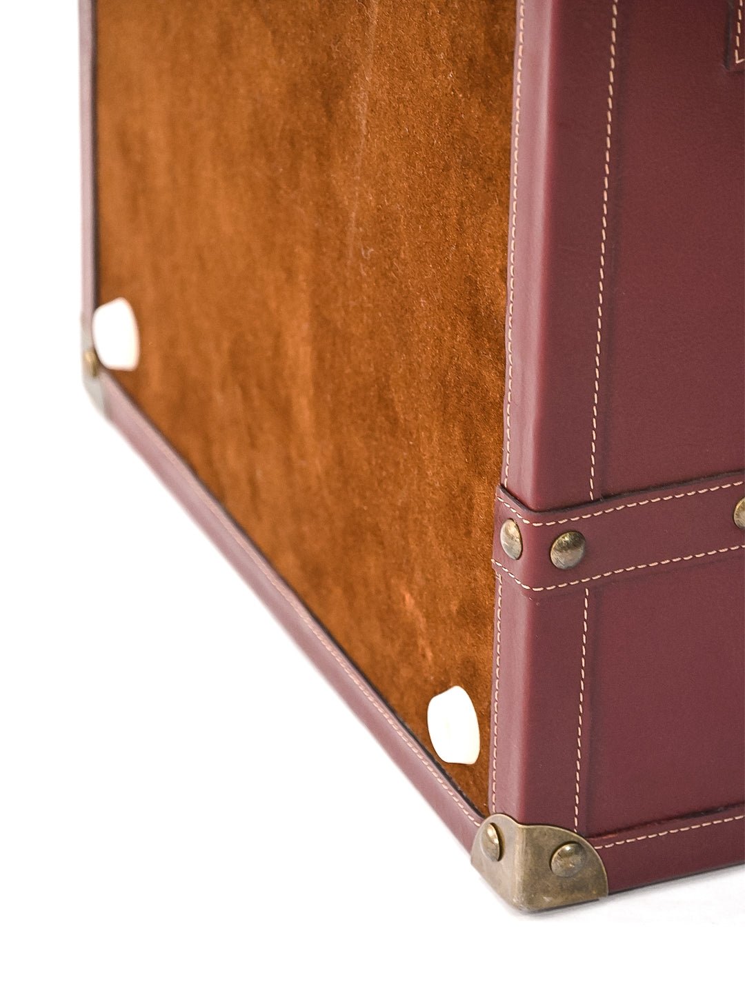 SCARLET - LEATHER TRUNK - ART AVENUE