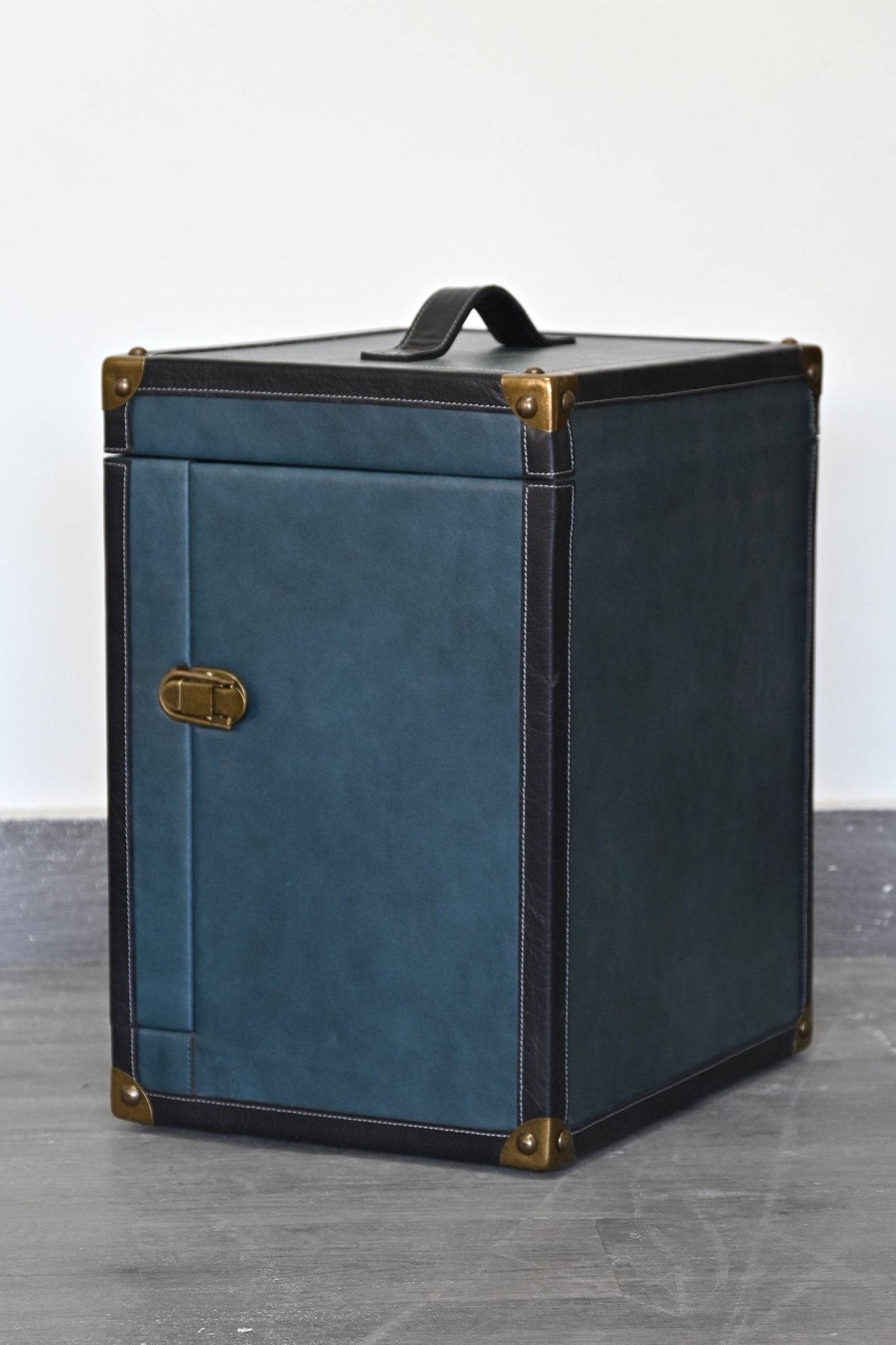 AVERILL - PORTABLE LEATHER BAR - ART AVENUE