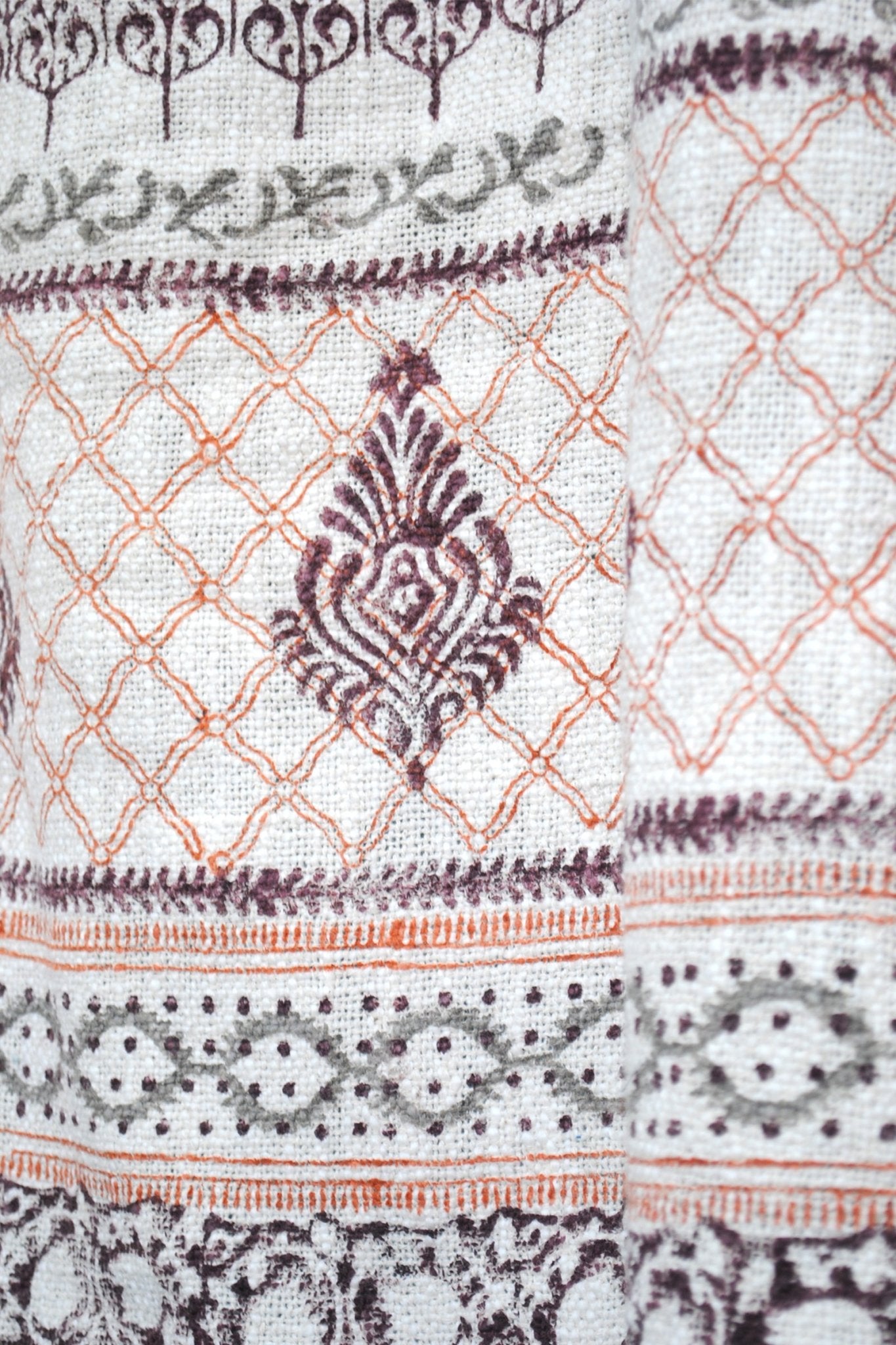 KININ - BLOCK PRINTED THROW - ART AVENUE