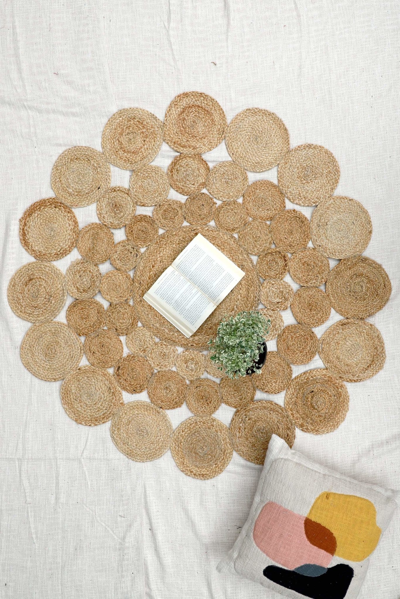 SIMPLER -ROUND RUG -NATURAL - ART AVENUE