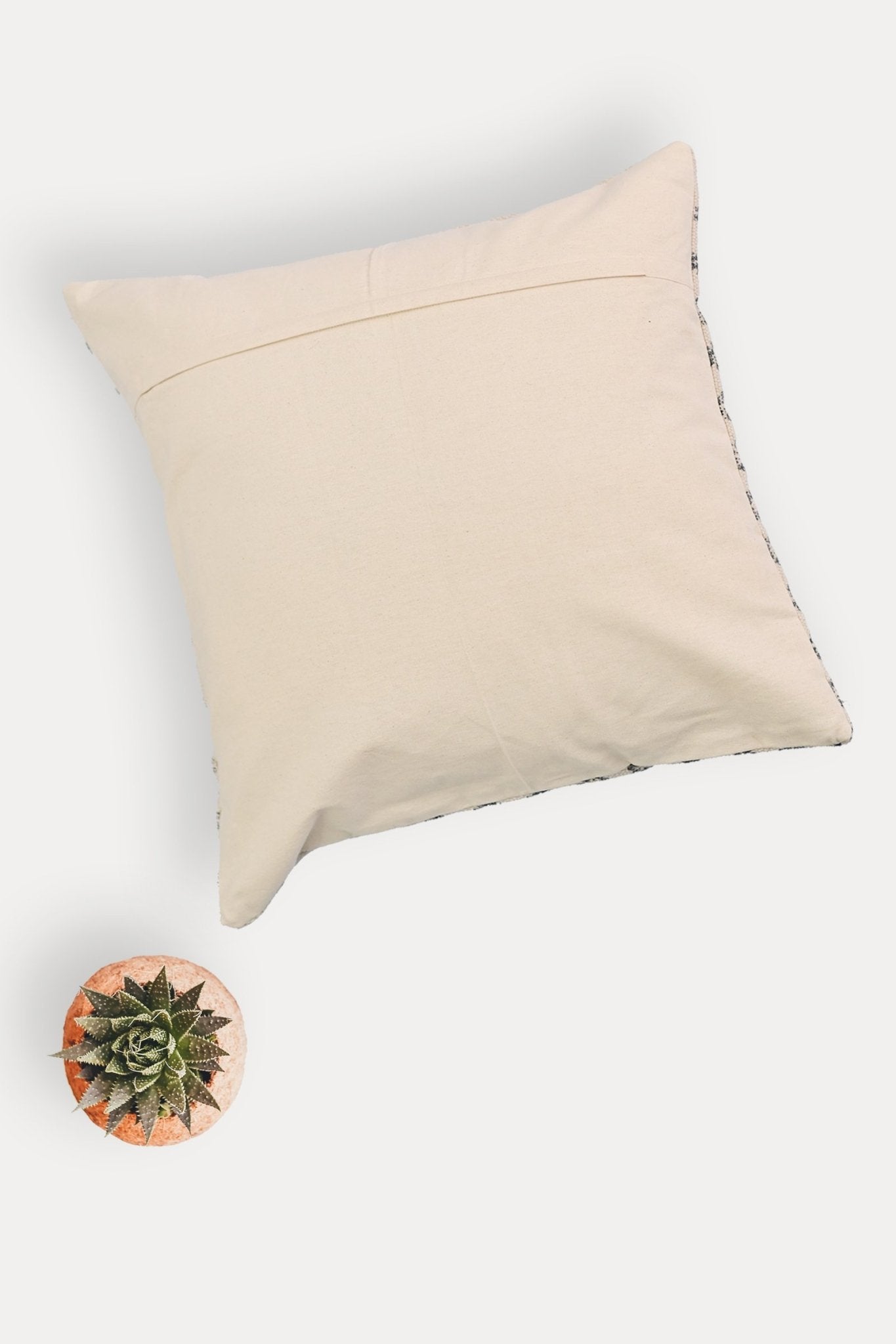 SIONA - SQUARE CUSHION COVER - GREEN - ART AVENUE